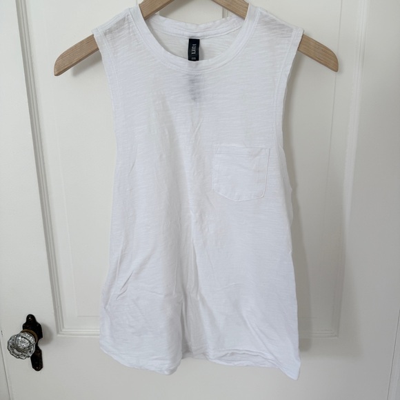Vuori Sunset Athleisure Muscle Sleeveless Tank Top White Size Extra Small XS - Picture 3 of 5